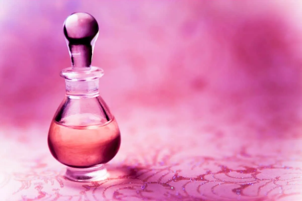 How to Decant Perfume