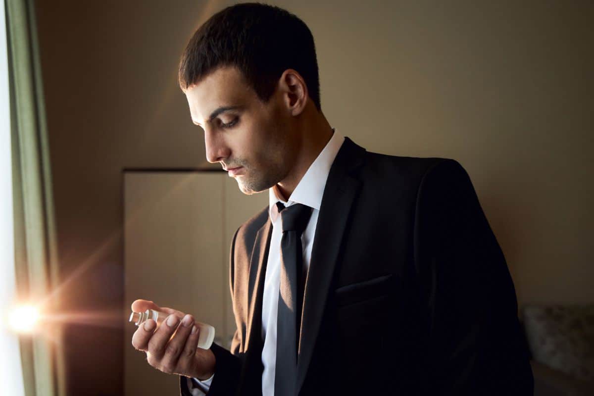 Longest Lasting Perfumes And Colognes For Men (You’ll Want To Know These Secrets)